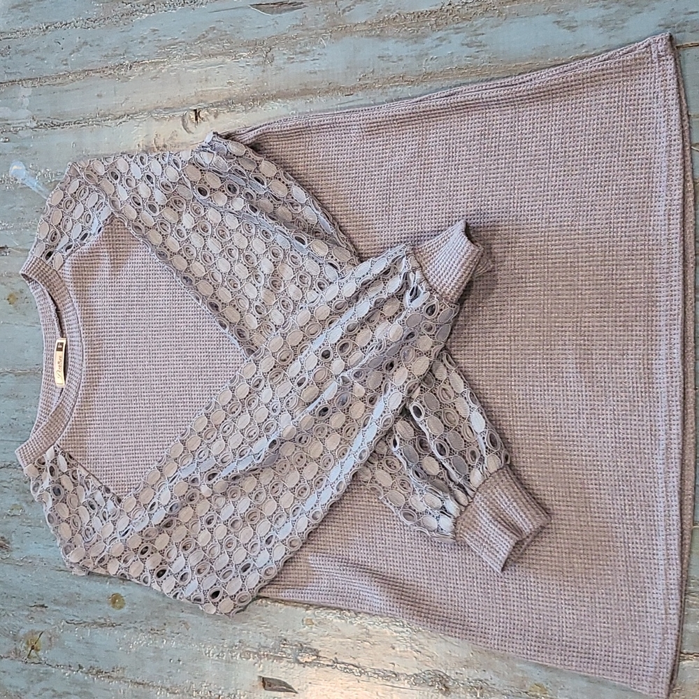 🌺Women's Lace Sleeve Top